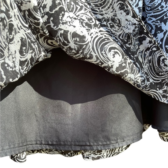 Peter Nygard Floral Skirt Size 10 - Picture 6 of 9